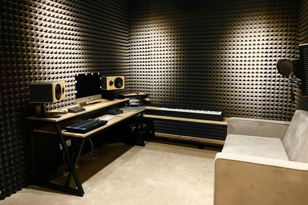 Solusi Tepat untuk Ruangan Kedap Suara: Mengenal Fungsi dan Manfaat Peredam Suara